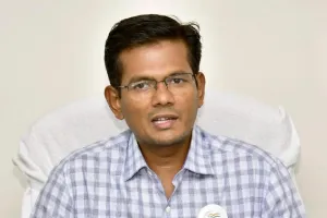 తుఫాన్ కారణంగా ప్రాణ, ఆస్తి నష్టం కలగకుండా ముందస్తు చర్యలు చేపట్టండి:జిల్లా కలెక్టర్ ఎ. ఎస్. దినేష్ కుమార్