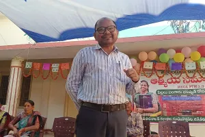 ఆత్మవిశ్వాసం విజయానికి బాట – డిప్యూటీ తాహసిల్దార్ దుమంతి సత్యనారాయణ