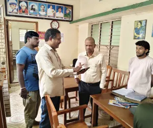 గ్రామ గ్రంథాలయ అభివృద్ధిపై దృష్టి పద్మనాభం తాసిల్దార్