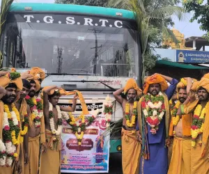 శ్రీశైల క్షేత్రానికి తరలిన శివ స్వాములు